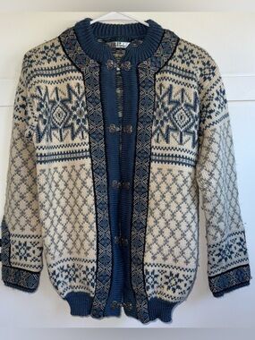 VINTAGE Dale of Norway Pure New Wool Nordic Fair Isle Cardigan XS Sweater Clasp